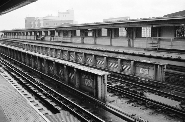 nyc-queens-subway-rails