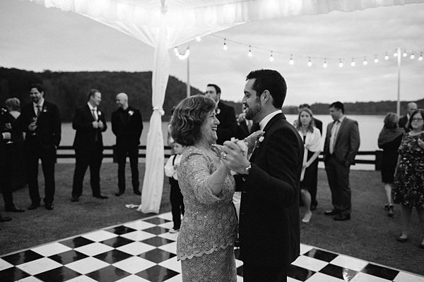 groom and mother dance